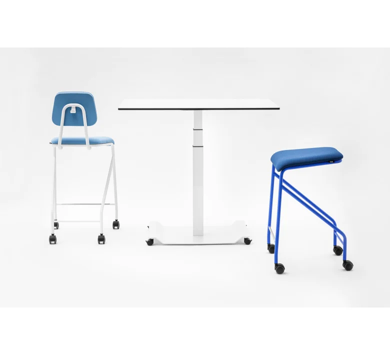 vank-co-mobile-table-wh-middle-chairs.jpg